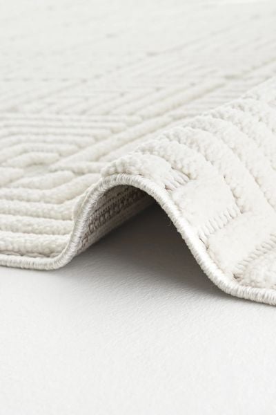 Mabel Serisi Krem Kaymaz Tabanlı Yumuşak Makine Halısı L-5443