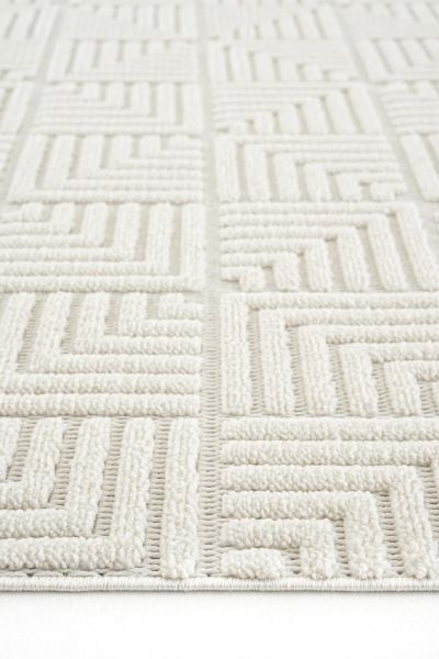 Mabel Serisi Krem Kaymaz Tabanlı Yumuşak Makine Halısı L-5443