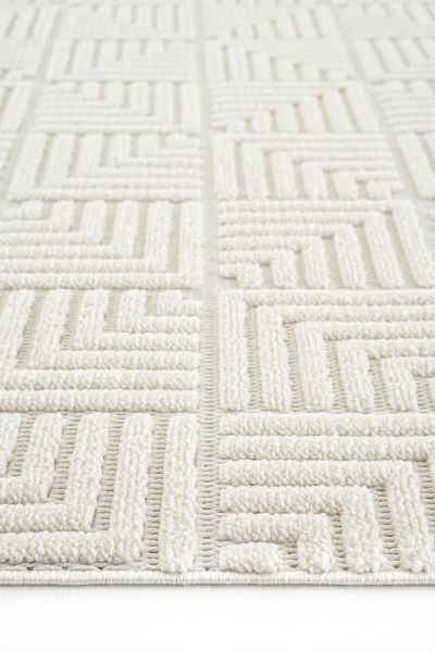 Mabel Serisi Krem Kaymaz Tabanlı Yumuşak Makine Halısı L-5443