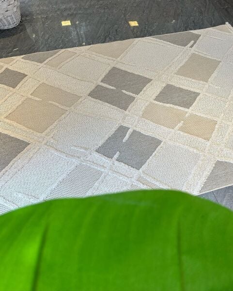 Alessa Serisi Krem Gri Kolay Temizlenen Toz Vermez Dokuma Halı TU-4910