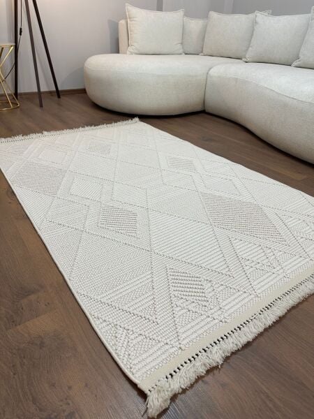 Amore Serisi Ekru Renk Yumuşak Dokuma Makine Halısı GA-3022K