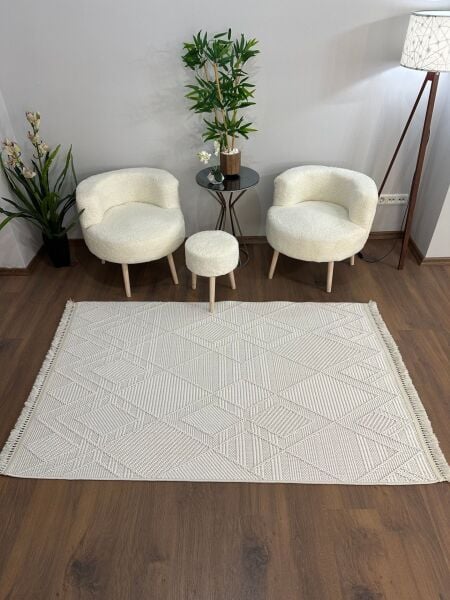 Amore Serisi Ekru Renk Yumuşak Dokuma Makine Halısı GA-3022K