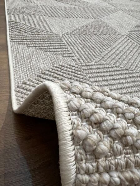 Amore Serisi Bej Renk Yumuşak Dokuma Makine Halısı GA-3007B