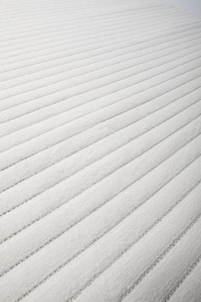 Mabel Serisi Krem Renk Kaymaz Antibakteriyel Makine Halısı EN-9213