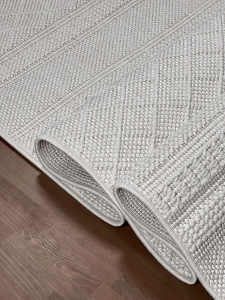 Amore Serisi Krem Renk Yumuşak Dokuma Makine Halısı EM-E604