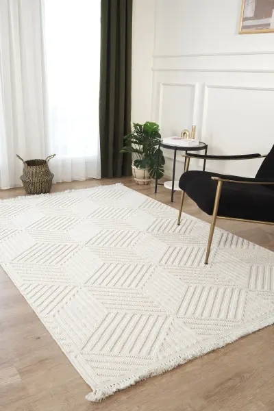 Amore Serisi Krem Renk Yumuşak Makine Halısı EM-E607