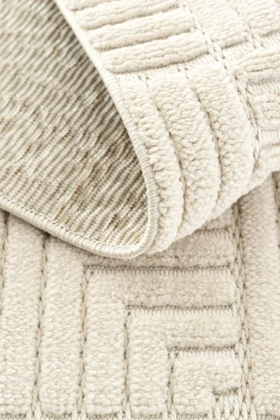 Mabel Serisi Bej Kaymaz Tabanlı Yumuşak Makine Halısı L-5441